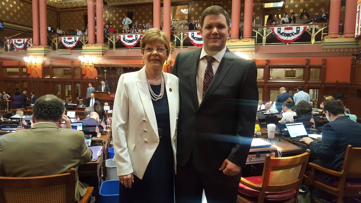 TamiZawistowski's tweet photo. Surprise visit today from Joseph Blake, fellow #SuffieldCT #Rotarian and Principal of #CoventryHighSchool. He was here with a group of sports #champions from #CoventryCT for recognition on the #CTHouse floor. Great to see him! #SuffieldRotary #RotaryClub https://t.co/5Q3z74lXTt