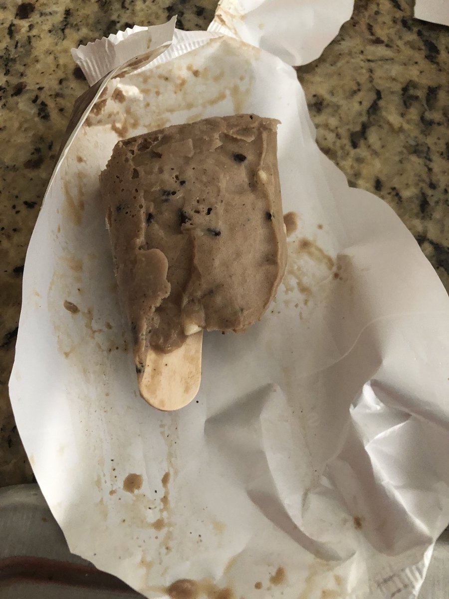JenniferLNYC's tweet photo. @yassofroyo look at how my S’mores pop came out! I don’t think this is how it’s supposed to look https://t.co/RgCEMlvkRQ