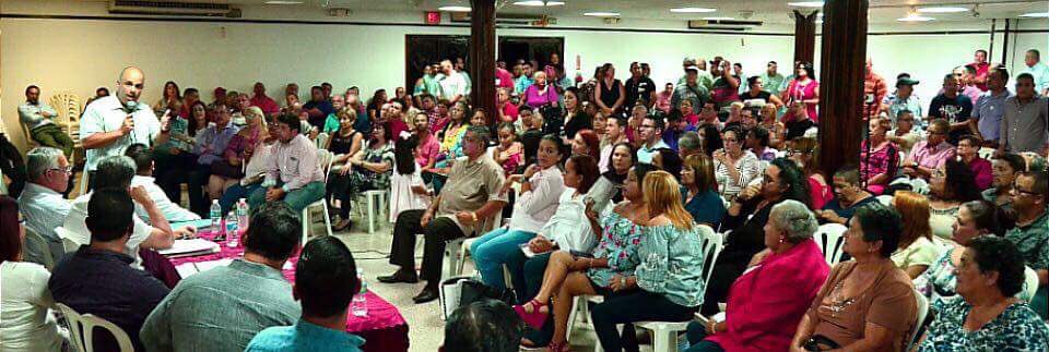 CElectoralesPPD's tweet photo. Ayer junto al presidente @hferrerrios nos dejamos sentir en Arecibo presentando la reorganización del PPD. ¡Se hizo el local pequeño para tanta gente! 💪🏽 #comisionadoPPD https://t.co/CsHVvqPL5H
