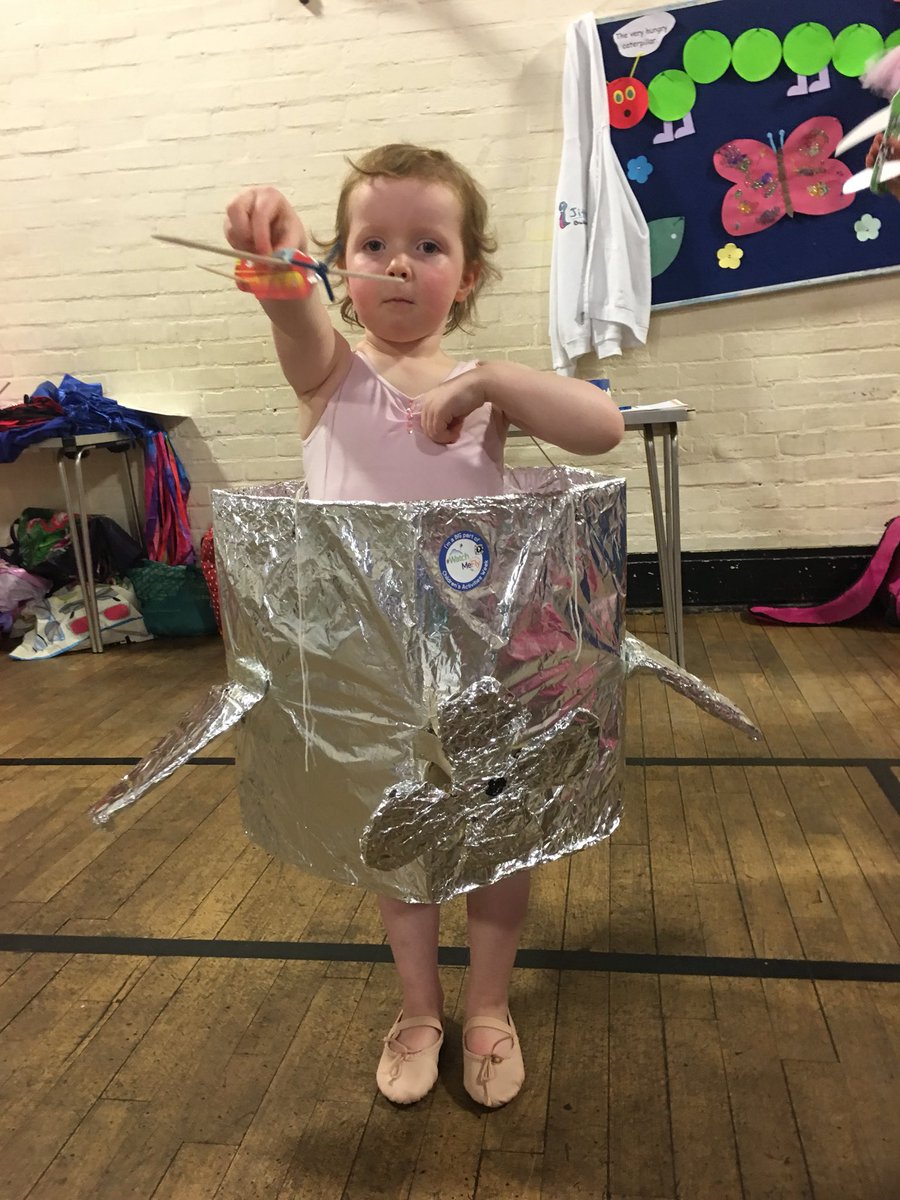Jittabugs's tweet photo. Amazing costumes for #CAW2018 #WatchMeFly #caudwellkids https://t.co/70rhVsGDCq