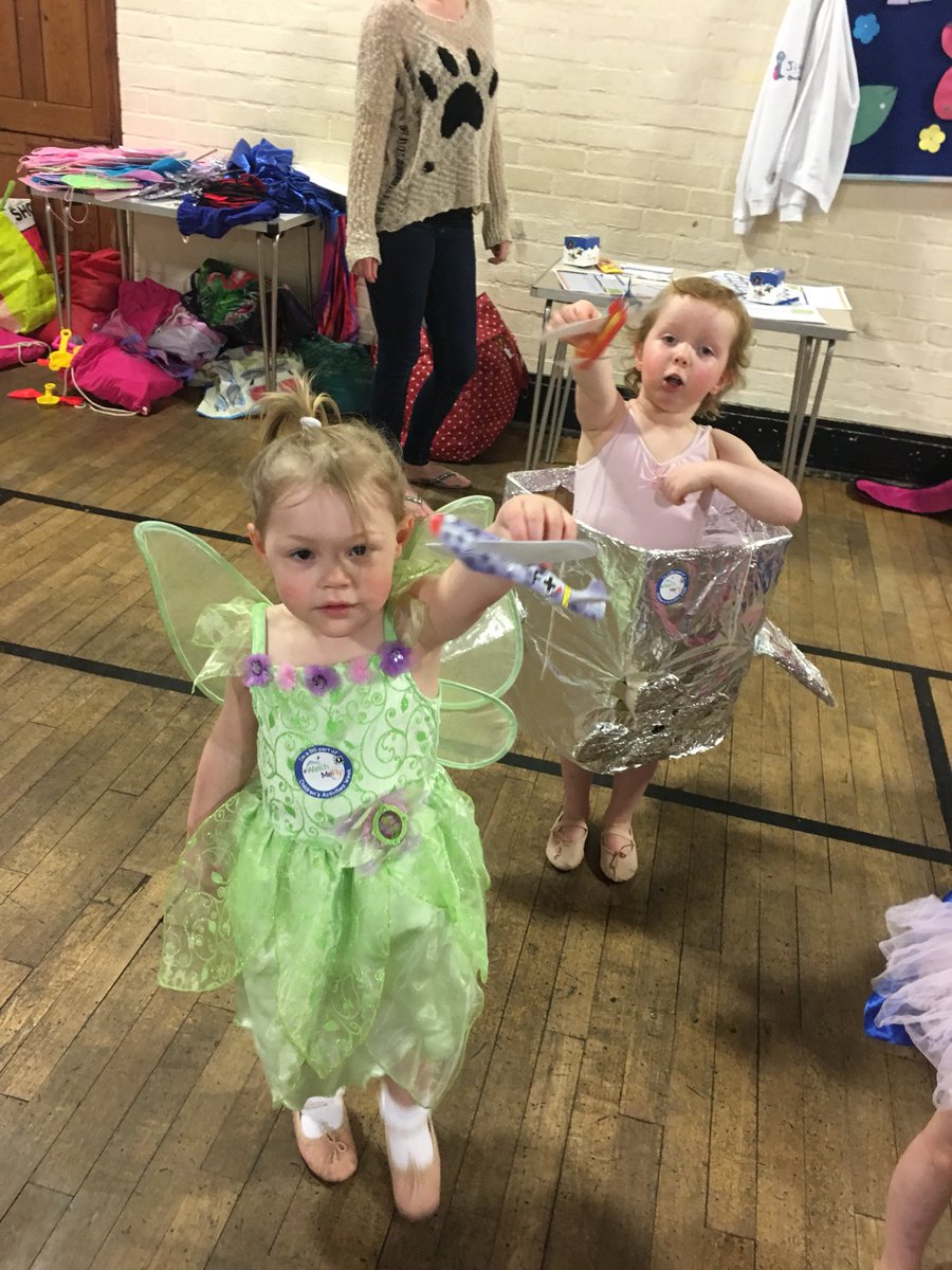 Jittabugs's tweet photo. Amazing costumes for #CAW2018 #WatchMeFly #caudwellkids https://t.co/70rhVsGDCq