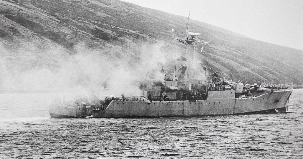 This was the fate suffered by HMS Plymouth (A Rothesay class frigate) on the 8th of June 1982.The four 1000lb bombs that hit her and wrecked her funnel and Limbo mortar thankfully failed to explode.
