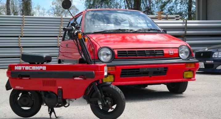Jalopnik's tweet photo. You should buy this pristine 1985 Honda City R and Motocompo for $15,000 right now https://t.co/HZKtsRX8vA https://t.co/6MhsfpCnPr