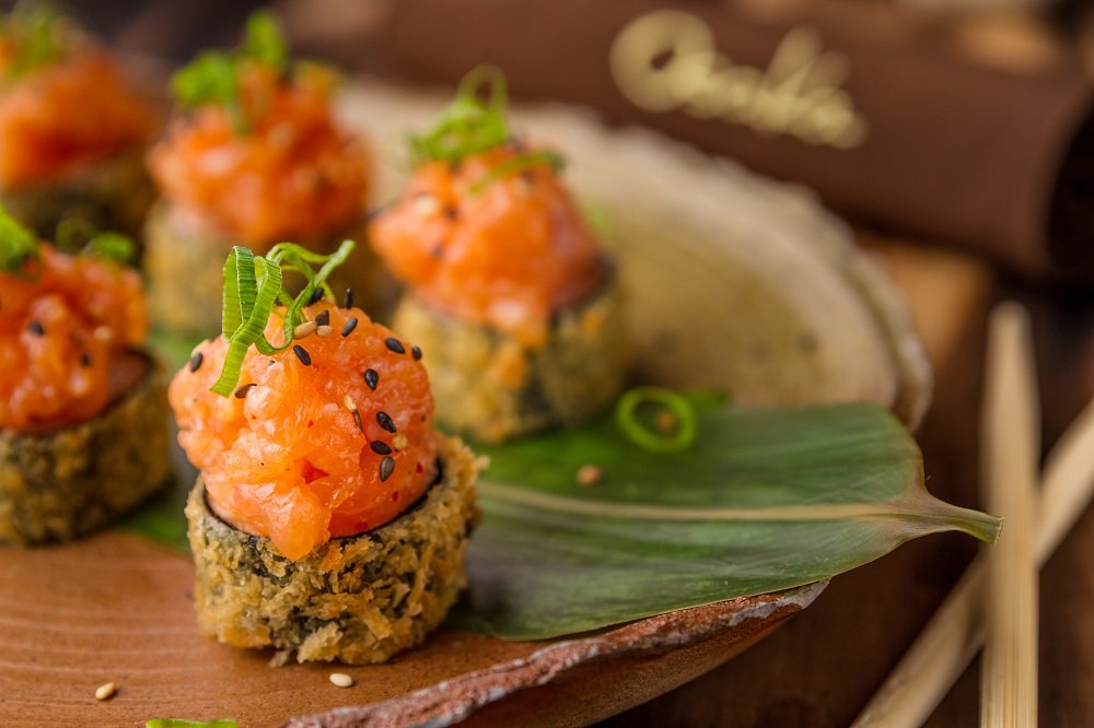 OsakaBsAs's tweet photo. Perfección en cada creación. 
Nori Furai: Salmón, langostino y queso crema envueltos en nori crocante.
¡Imperdible!

Reservas: https://t.co/76ApGBAwuK  
 #Osaka #CocinaNikkei https://t.co/FLZgOtgYgf