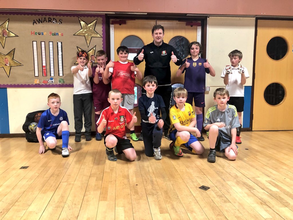 BrickfieldRFC's tweet photo. β½οΈ STAYONSIDE ~ Our @community_br Director @andrew_ruscoe was at Bwlchgwyn School this afternoon as he engaged the players in a #FlyingSaves GK session thanks to theb#StayOnSide Project.
Keep up the great work Bwlchgwyn π
#BRFC #FlyingSaves #Keepers https://t.co/N2hmlivp9w