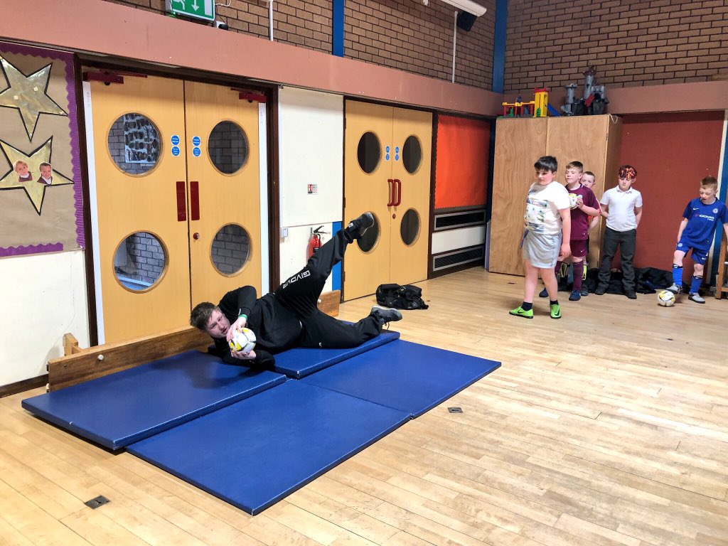 BrickfieldRFC's tweet photo. β½οΈ STAYONSIDE ~ Our @community_br Director @andrew_ruscoe was at Bwlchgwyn School this afternoon as he engaged the players in a #FlyingSaves GK session thanks to theb#StayOnSide Project.
Keep up the great work Bwlchgwyn π
#BRFC #FlyingSaves #Keepers https://t.co/N2hmlivp9w