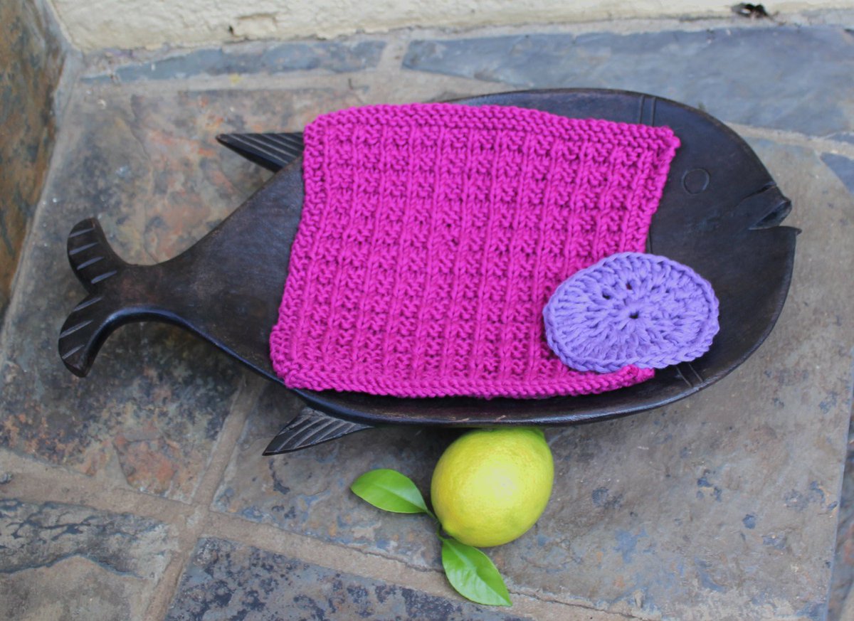 kennainafrica's tweet photo. Hand knitted wash cloths , Cotton face cloth , Face scrubbies , Absorbent wash cloth , Spa face cloth , Hostess gift , Bridal gift . https://t.co/5t6wOvh02U #KennaInAfrica #Etsy #Handmade #KitchenCloth https://t.co/4XDzzgfM6r