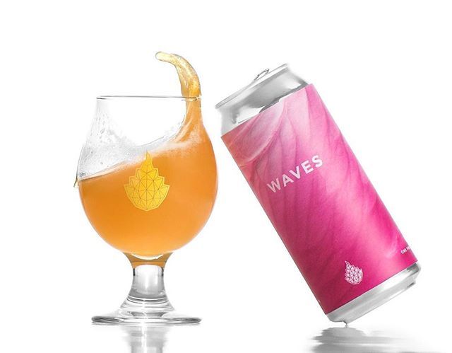 goodfirebrewing's tweet photo. ππ WAVES IS BACK! Fresh cans in the tasting room accompanied by 4packs of Tiny Wrist Circles & Tri Combs. .
.
.
#goodfirebrewing #portlandmaine #drinkmainebeer #yeastbayside #drinkanderson #wavesipa #craftbeer #craftbrewery #finallyspring πΈ @squirrelβ¦ https://t.co/VS4bwUk5f8 https://t.co/2JDPg7DkSJ