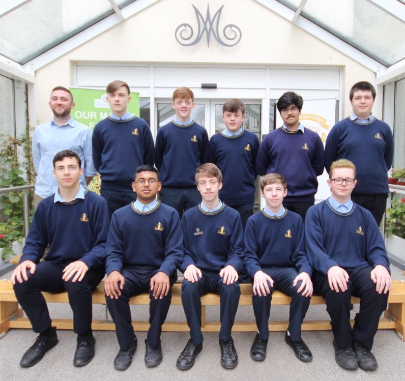 moyleparkCFES's tweet photo. Well done to all scholars working on their assignments today as part of the Scholars Ireland initiative. #pathwaystocollege #mentoring  @TrinityAccess21 https://t.co/QtVsLRER6z