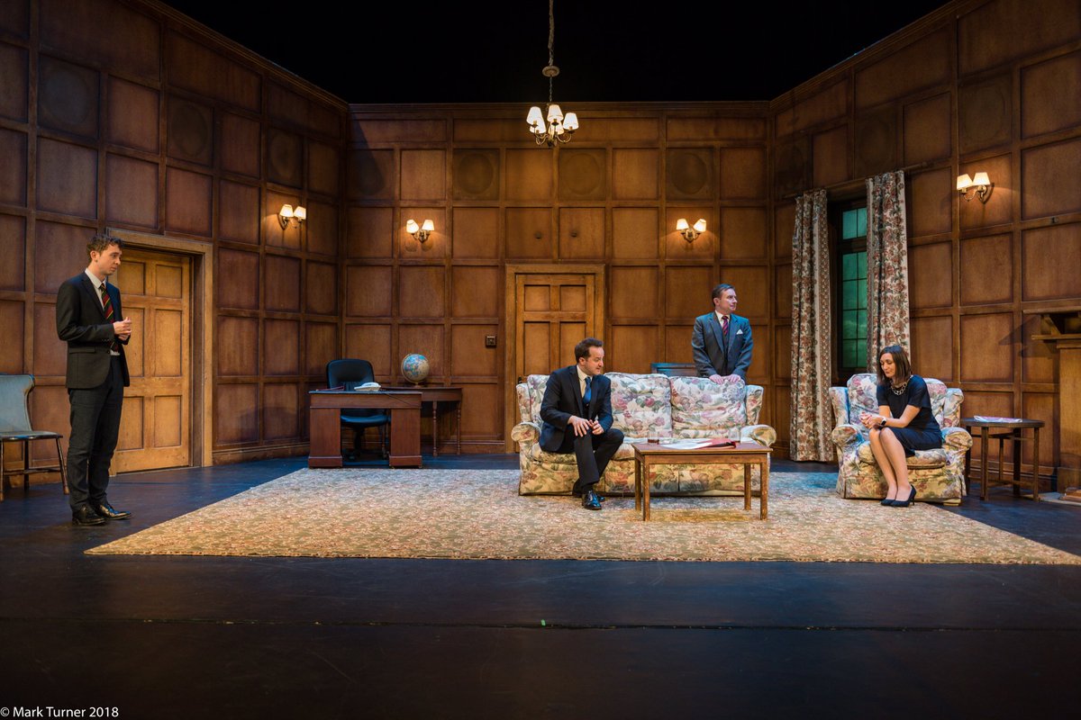 MarkMakesPhotos's tweet photo. What a difference TWO weeks makes!
Dan Smith/Tech team thrice transformed @Lhdtheatre stage for @LHeadRep :Chequers in #YesPrimeMinister ,Misselthwaite Manor in #TheSecretGarden + hotel suite for #CommunicatingDoors showing until Saturday. Get tickets now #repreturnstoleatherhead https://t.co/es4Tp4Z3mF