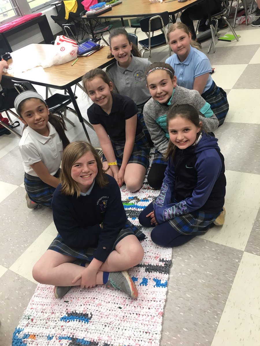 MrsWyattScience's tweet photo. Making plastic yarn for Project Green Street to benefit the homeless. #blankets #plarn #reduce #reuse #recycle https://t.co/Ta6RGnG0ut