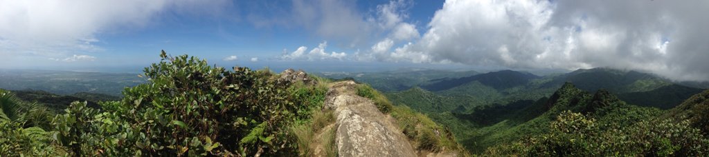 ElYunqueNF's tweet photo. Forest Service-managed national forests and grasslands help to clean the air we breathe through carbon sequestration and by acting as filters that absorb pollutants. #AQAW2018 #FSAir @airnow https://t.co/NjLbNBHHOc