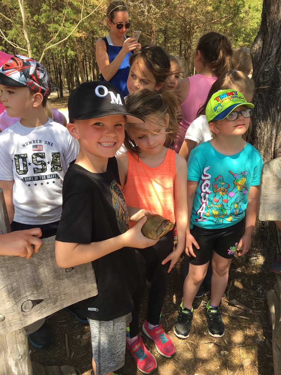 MrsWyattScience's tweet photo. 1st grade field trip to Towne Park #fieldexperience #outdoorclassroom #natureisthebestteacher https://t.co/lGGaAqEEQp