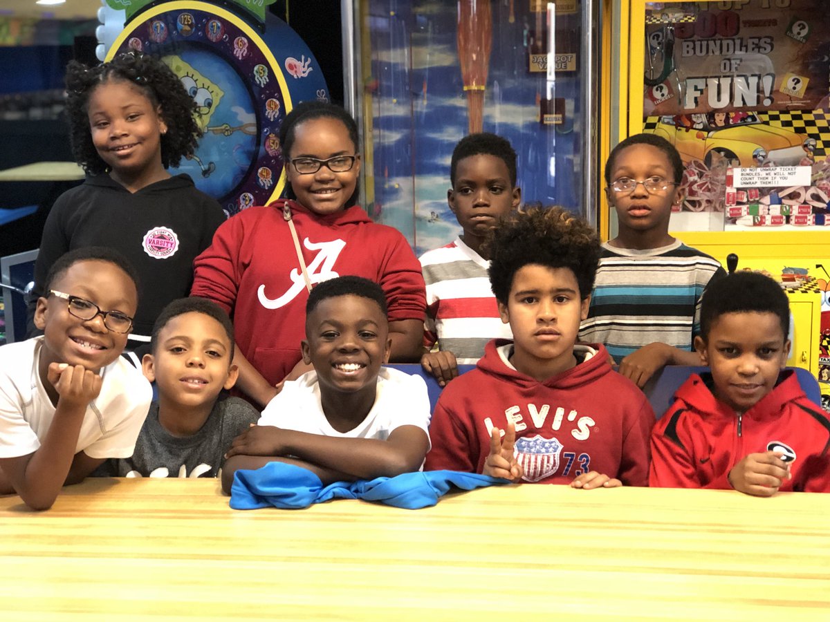 HarvardSES's tweet photo. Harvard Scholars enjoying the STEM field trip to Starlite Skating Rink @iwhittedsims @MrsWilliams1705 @sims_ivyleague https://t.co/ps3XE6RKF9
