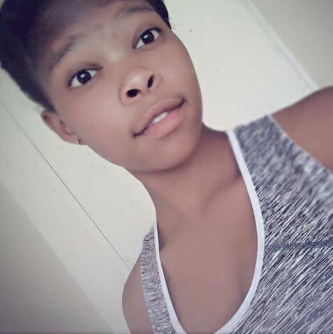 esethu_ngibe's tweet photo. Yho hai mngeh uyandixoza yaz wena undenza ndibe over the moon sana waze wandenza ndahappy kule afternoon yhoo I love u my mngizo peto wam https://t.co/f9PIgkxcHQ