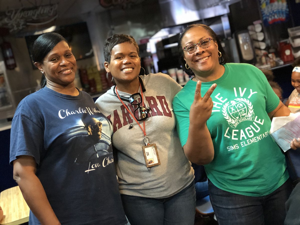 HarvardSES's tweet photo. Harvard Scholars enjoying the STEM field trip to Starlite Skating Rink @iwhittedsims @MrsWilliams1705 @sims_ivyleague https://t.co/agKs8wCshY