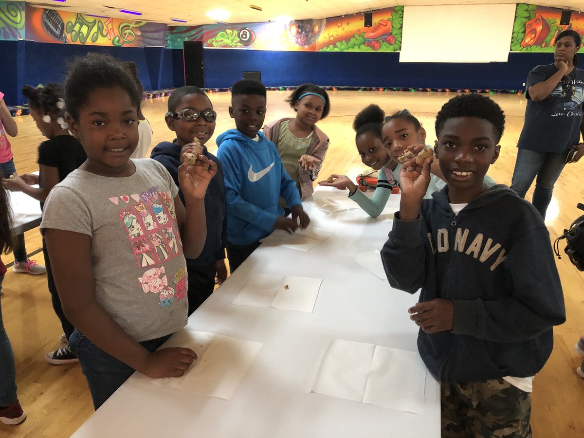 HarvardSES's tweet photo. Harvard Scholars enjoying the STEM field trip to Starlite Skating Rink @iwhittedsims @MrsWilliams1705 @sims_ivyleague https://t.co/1Wels3YFax