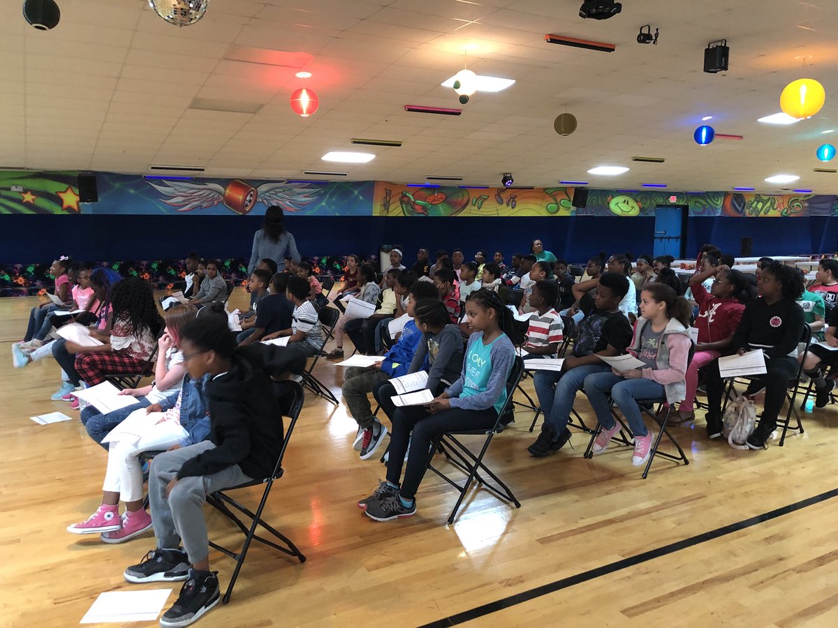 HarvardSES's tweet photo. Harvard Scholars enjoying the STEM field trip to Starlite Skating Rink @iwhittedsims @MrsWilliams1705 @sims_ivyleague https://t.co/1Wels3YFax