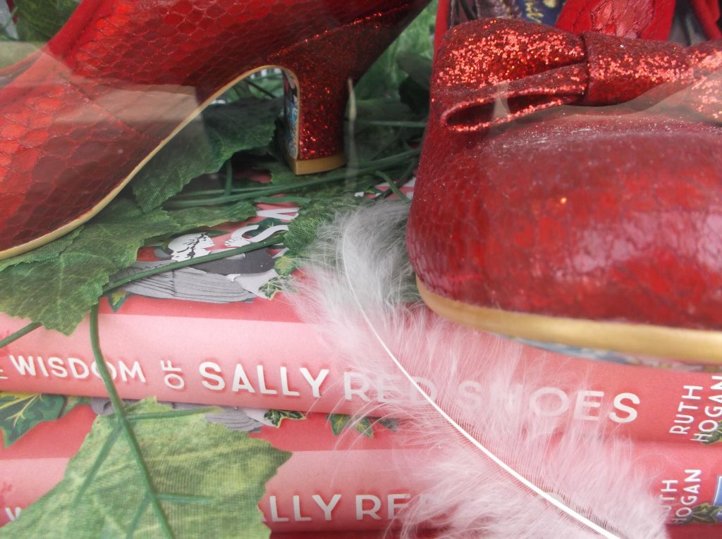 #keeperoflostthings by <a href="/ruthmariehogan/">Ruth Hogan</a> is a wonderful piece of #UpLit Beautifully constructed masterpiece that brings out a multitude of emotions and shows how it’s really the little things in life that make all the difference👌🏻. Excited for launch of #SallyRedShoes today 😀😍