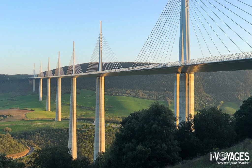 ivoyages's tweet photo. #wat18 #AveyronEmotion De retour du salon des blogueur dans l'Aveyron, petit retour sur cet event et ma découverte du Tarn en canoë, kayak et rafting https://t.co/QMb94yIqXq 😃 https://t.co/NCl0Pzlixv