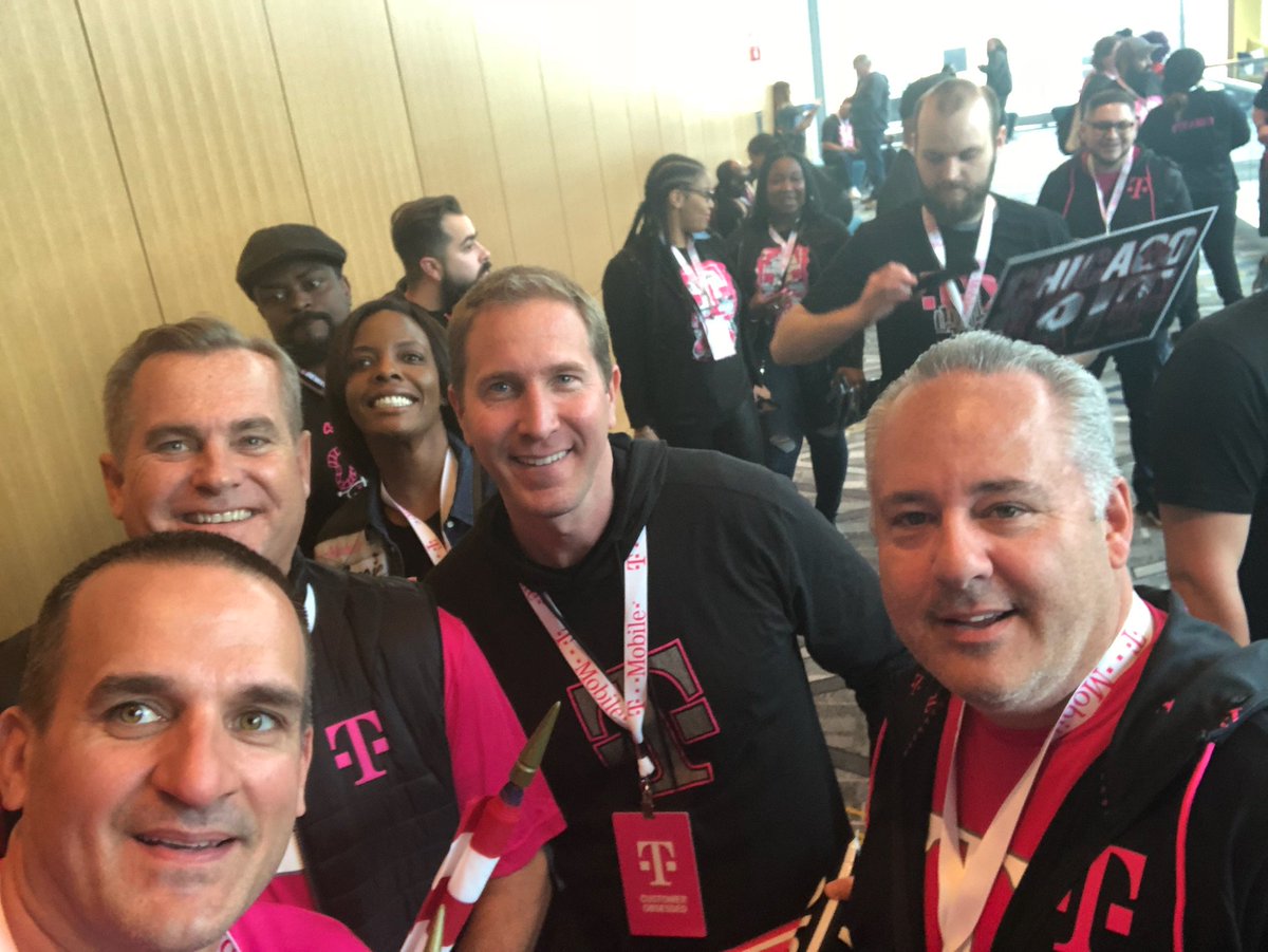 willingofficial's tweet photo. #unstoppable Chicago with @gocollinsmobile @johncollinsTCG @deiter_phil. Let's get this party started! https://t.co/UDcnvkSEKh