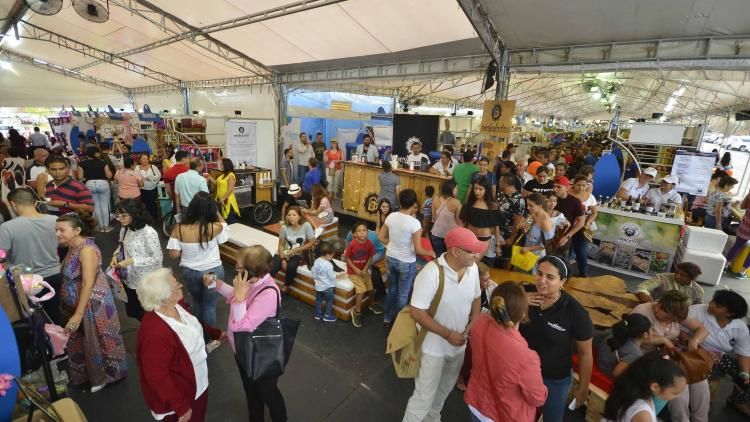 radionicafm's tweet photo. Mañana comienza la sexta versión de #CaliInnova, la feria de emprendimiento más importante del Valle del Cauca. ¿Quieren conocer más detalles de este evento? Aquí están → https://t.co/EyGqgrI0XY https://t.co/yX9weoMEMm