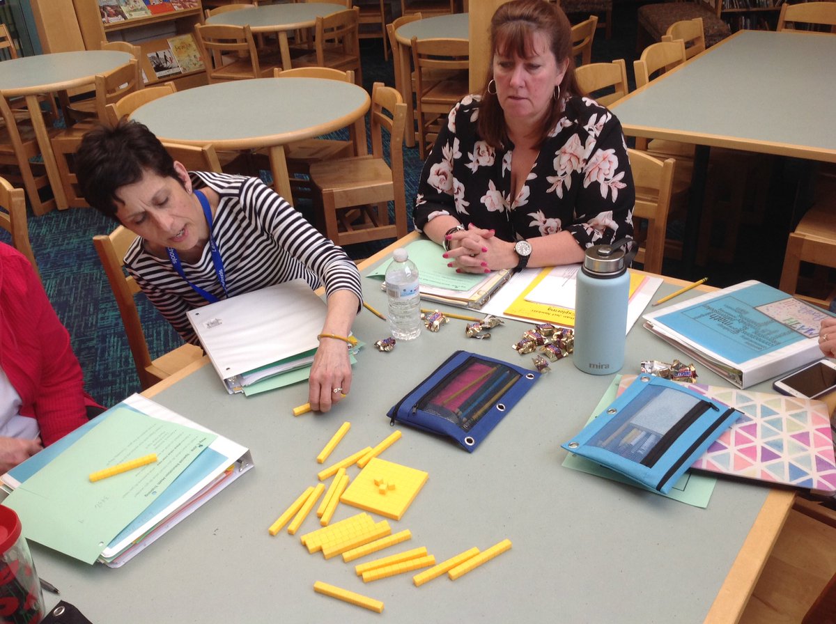 RawdingMolly's tweet photo. Such a pleasure collaborating and doing math #countaround #countingcircle with special educators! Awesome discussions around place value! #lovemyjob
@cwai09 @@FiskeMath @FiskeSchool https://t.co/yYWzwvOLYG