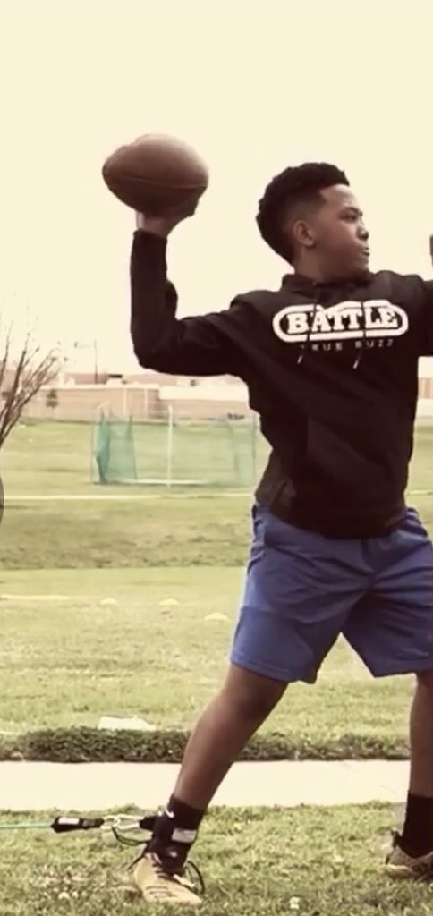 Dab2Live's tweet photo. #Form #Technique #HighRelease #VerticleL #JustSaying @bjhigginsqb π₯π₯π₯π₯π₯ 4 years the same train #WeGetResults #FACTS #DropTheπ€ https://t.co/4Z4DvbF5mz