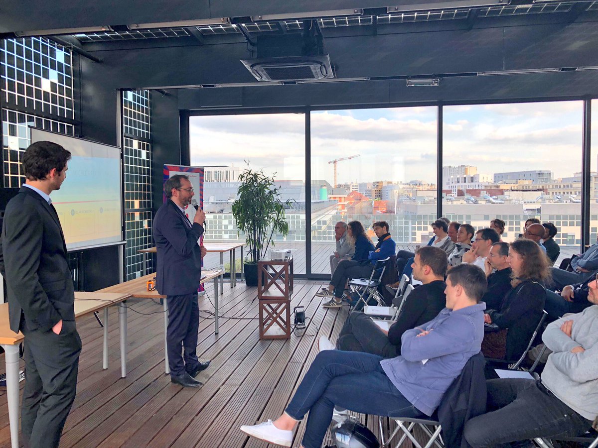 WILCO_startup's tweet photo. Présentation de Wilco à la #Wilconnect #Healthcare par @Julbiotech &amp; @Dimitri_Mauge https://t.co/DOiACiwxz6