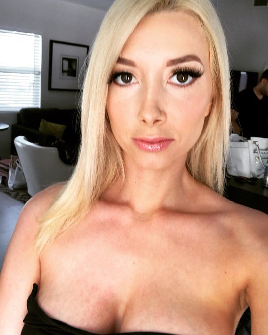 On set getting dressed 🔥 https://t.co/12RqnfBLxJ<a href="/tag/anal"class="tags"><span>#anal</span></a>