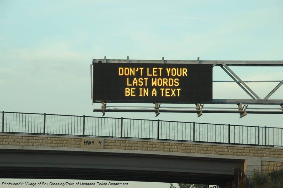 WisDOTsouthwest's tweet image. Don’t let LOL (laugh out loud) mean Loss of Life. #DontTextandDrive #JustDrive