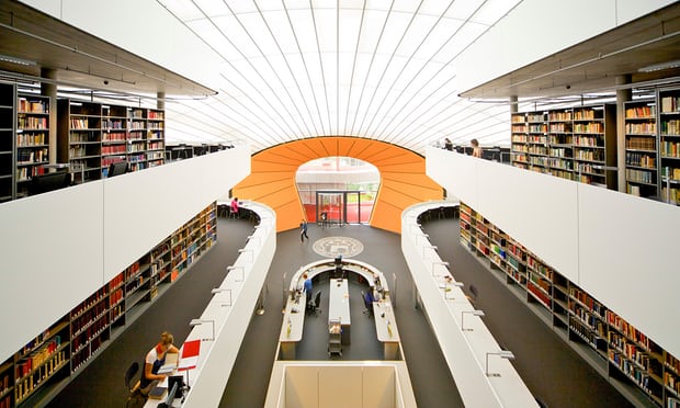 bookmansflag's tweet photo. This #photographer and #librarian has spent the last decade combining his love of the two to create an Instagram account focusing on libraries' unique #aesthetics and architectural design. What #library would you visit? #libraries #libraryinterior
https://t.co/Avnolp84Jq https://t.co/yeNbGXMto4