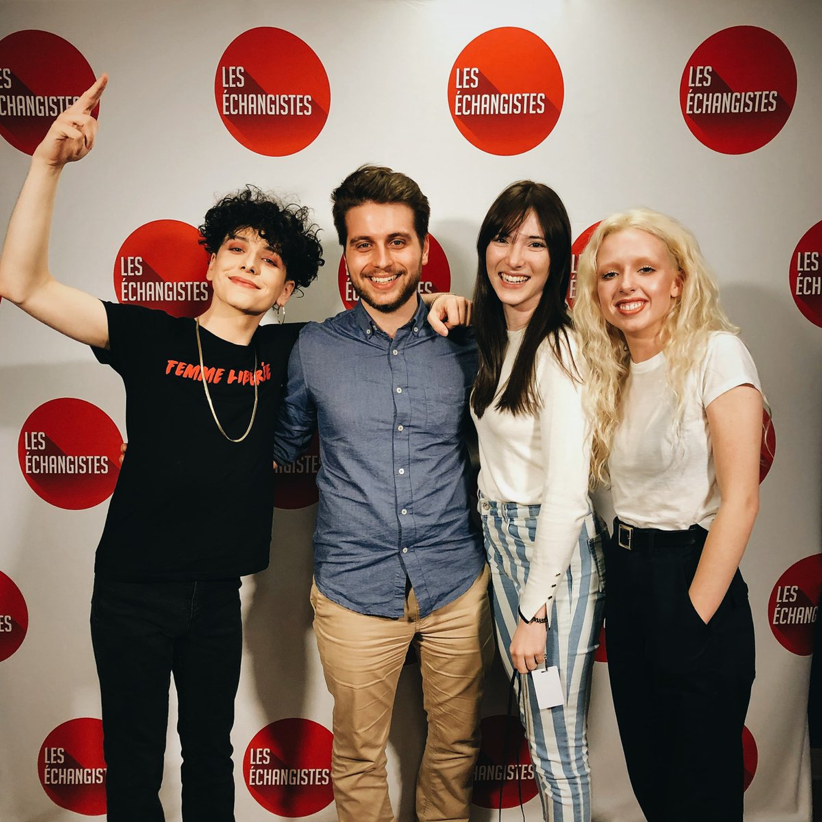 📺 Dans 5 minutes, @Penelopemcquade reçoit <a href="/lebaronbandit/">Hubert Lenoir</a> aka #HubertLenoir et Noémie D. Leclerc <a href="/Lesechangistes/">Les échangistes</a> / <a href="/icirctele/">ICI RC Télé</a>