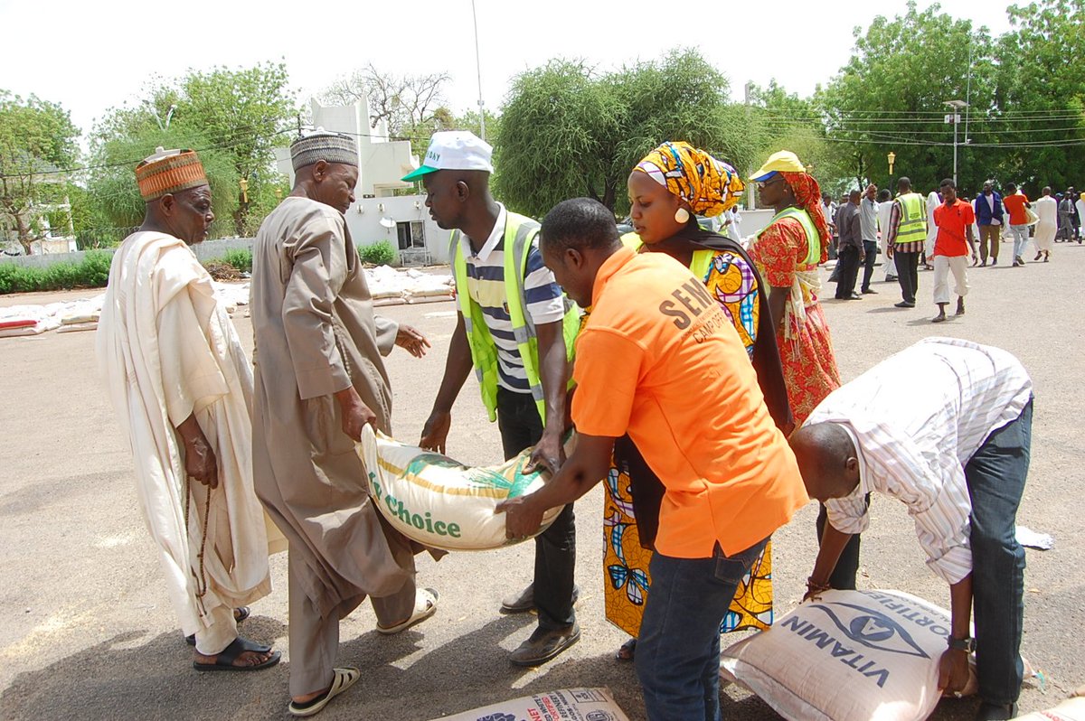 BornoYoung's tweet photo. My job has brought me near to many success. But I’ve been lucky. One of the biggest influences on my life was much experiences on humanitarian activities & photography, I dedicated my life for making other people’s lives better. #BetterLifeForOthers https://t.co/y44GKFGt1m