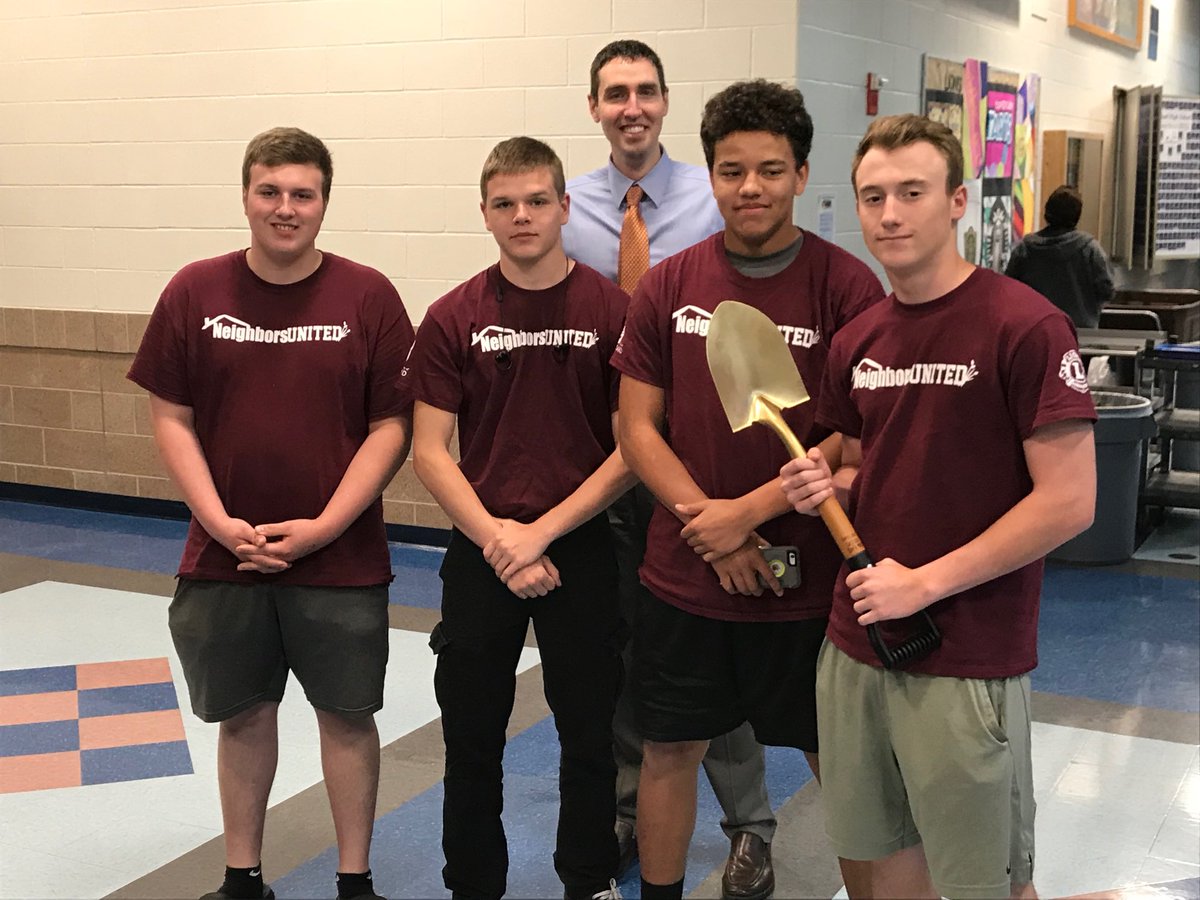 The Golden Shovel comes to GHS. Neighbors United volunteers get Nachos as a reward. <a href="/USD265_GHS/">USD265_GoddardHS</a> <a href="/ServeGoddard/">Neighbors United</a>
