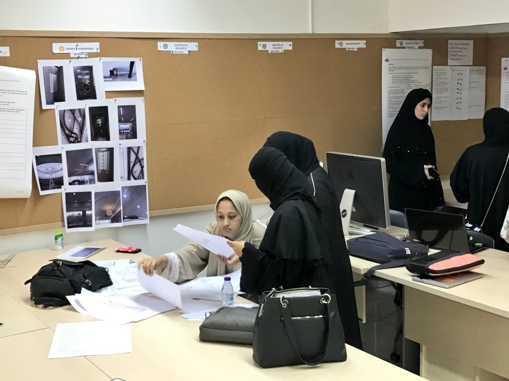 AlsurfM's tweet image. And the first semester for the first ever #LEEDLab in #SaudiArabia is complete @EffatUniversity and students got their hands dirty collecting data for the university library. It was an amazing experience to have with wonderful students who inspire their peers. We had 60 students