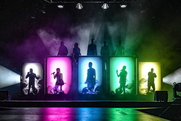 archivedptx's tweet photo. Throwback Thursday to the 2016 World Tour!! We can’t wait for tour to start again ☺️🎉 https://t.co/gCQLWmlcHn