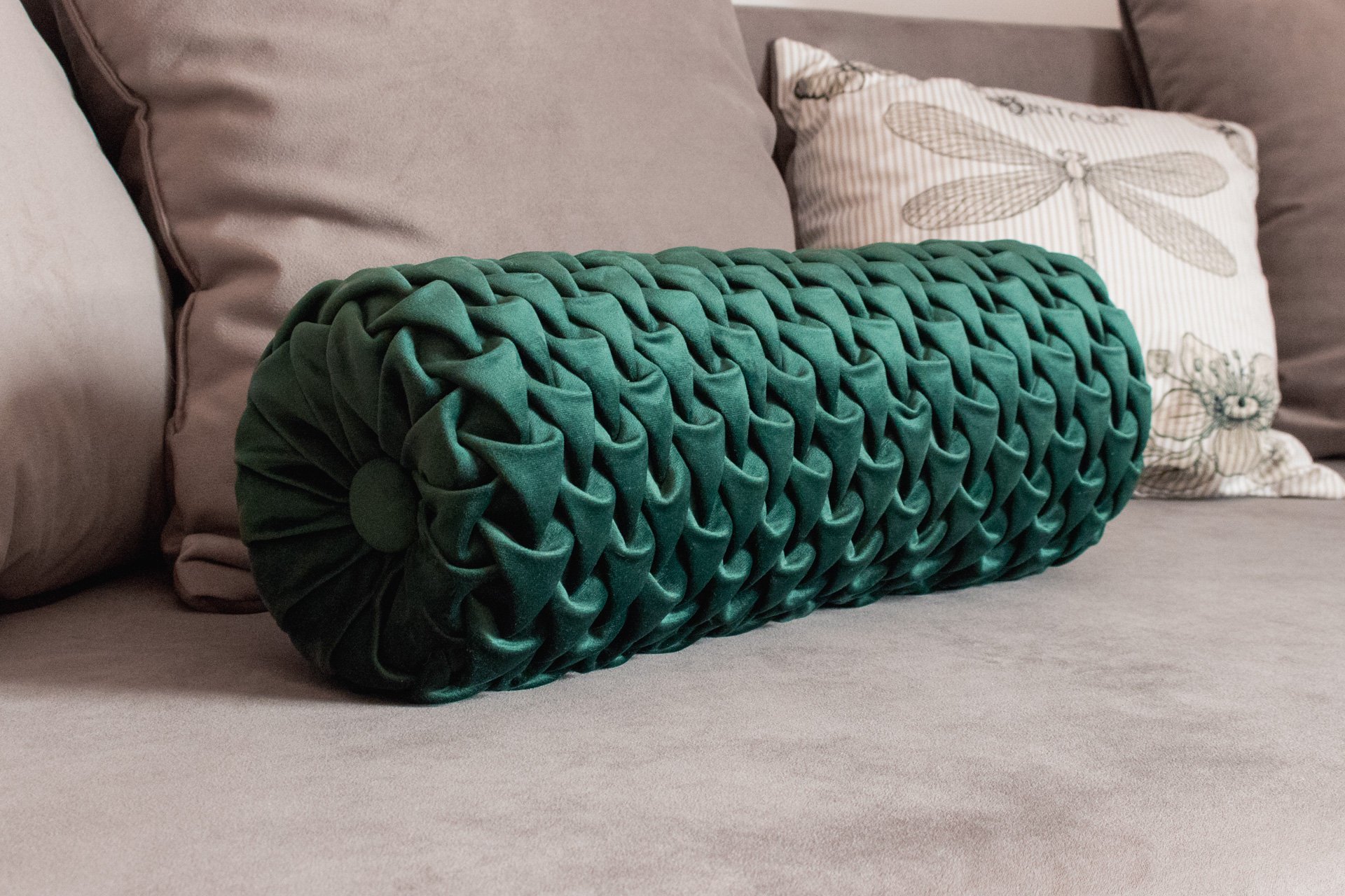 Round top smocking cushion