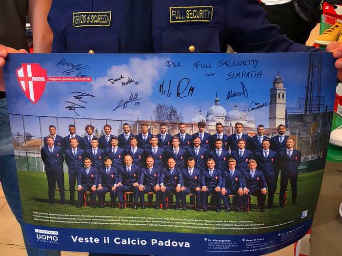 FullSecurityweb's tweet image. FULL SECURITY, live dal Megastore @PITTARELLOcom @mpittarello 
Il Calcio Padova festeggia la promozione in serie B!
