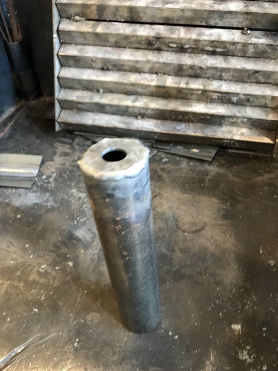 death2044's tweet photo. I’ve been welding like crazy for two months. That’s why I haven’t been streaming lately, I haven’t forgotten you. I’ll be back streaming soon. #welder #streamers #gamers @xh3llh0undx666 @gerbilizer248 @madness_empire https://t.co/tYth32DE3h