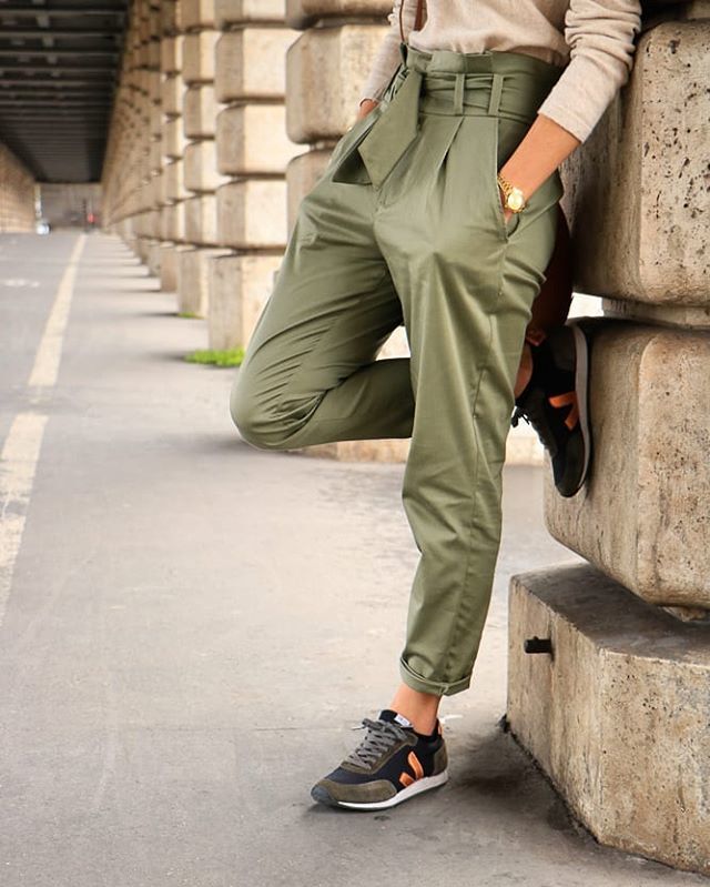 ChezLisette's tweet photo. 💥 Hack de patron ✂
J'ai cousu le #pantalonseptembre de Charlotte Auzou ! J'avais ce tissu vert kaki dans mon stock depuis des lustres et j'avais envie d'en faire un pantalon slim. Mais je pensais qu'il était trop fin et pas assez élastique pour ça. C… https://t.co/E2bCrDtqia https://t.co/fIkyHTBOvC