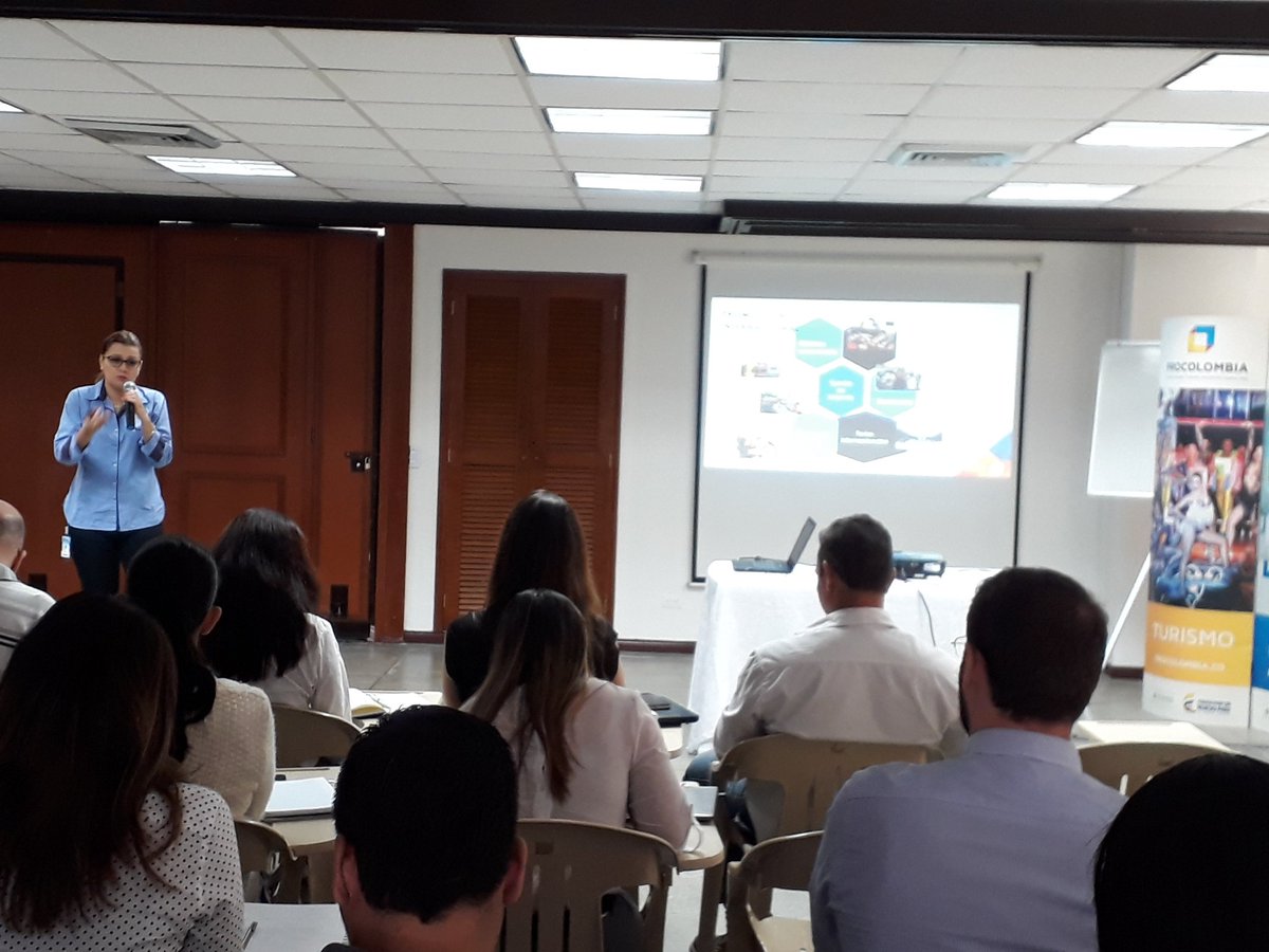 JmolinaMolina's tweet photo. @PROCOLOMBIACO Hoy en #FuturexpoZonasFrancas en @zfpacifico potencilizando nuestras exportaciones de nuestra cadena de metalmecànica @GabrielGomezA con @Rodriguez Lopez Auto, inversión Española liderada por nuestra entidad. #incrementando las exportaciones de ambulancias en col https://t.co/3BUgFKhzHB