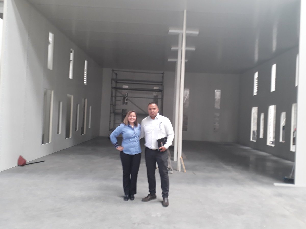 JmolinaMolina's tweet photo. @PROCOLOMBIACO Hoy en #FuturexpoZonasFrancas en @zfpacifico potencilizando nuestras exportaciones de nuestra cadena de metalmecànica @GabrielGomezA con @Rodriguez Lopez Auto, inversión Española liderada por nuestra entidad. #incrementando las exportaciones de ambulancias en col https://t.co/3BUgFKhzHB