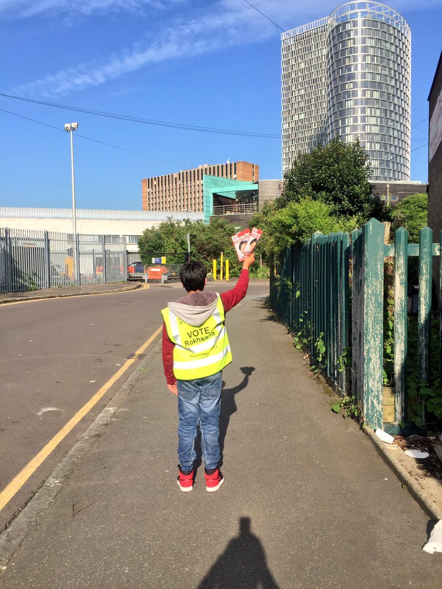 rokhsanafiaz's tweet photo. With just under 4 hours to go before polling closes at 10pm - I'm out with the kiddos doing #VoteLabourToday at Gibbons Road polling station in Stratford coz they say #AuntyRokhs & want people to #VoteRokhs for #NewhamMayor #TeamLabour #LocalElections2018 https://t.co/l3NNa2F5Ko