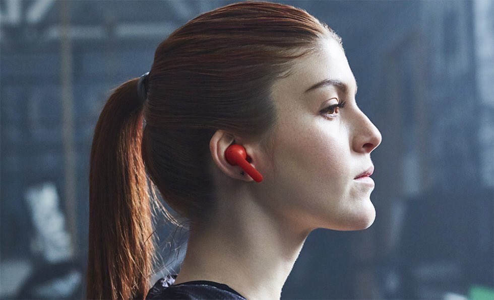 FashNerd's tweet photo. FashNerd | Mobvoi, Defining the Future of Human-machine Interaction With Voice-based AI https://t.co/Rv8Zh0VrF5 #AI #MachineHearing #Wearables #Hearables #FashionTech https://t.co/GPpyE928gJ