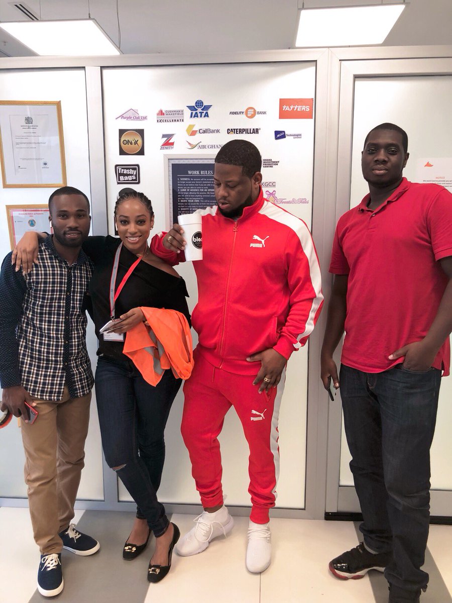 DBLACKGH's tweet photo. Lil sis and her team! #StockFox https://t.co/5fMXL1ZmxM