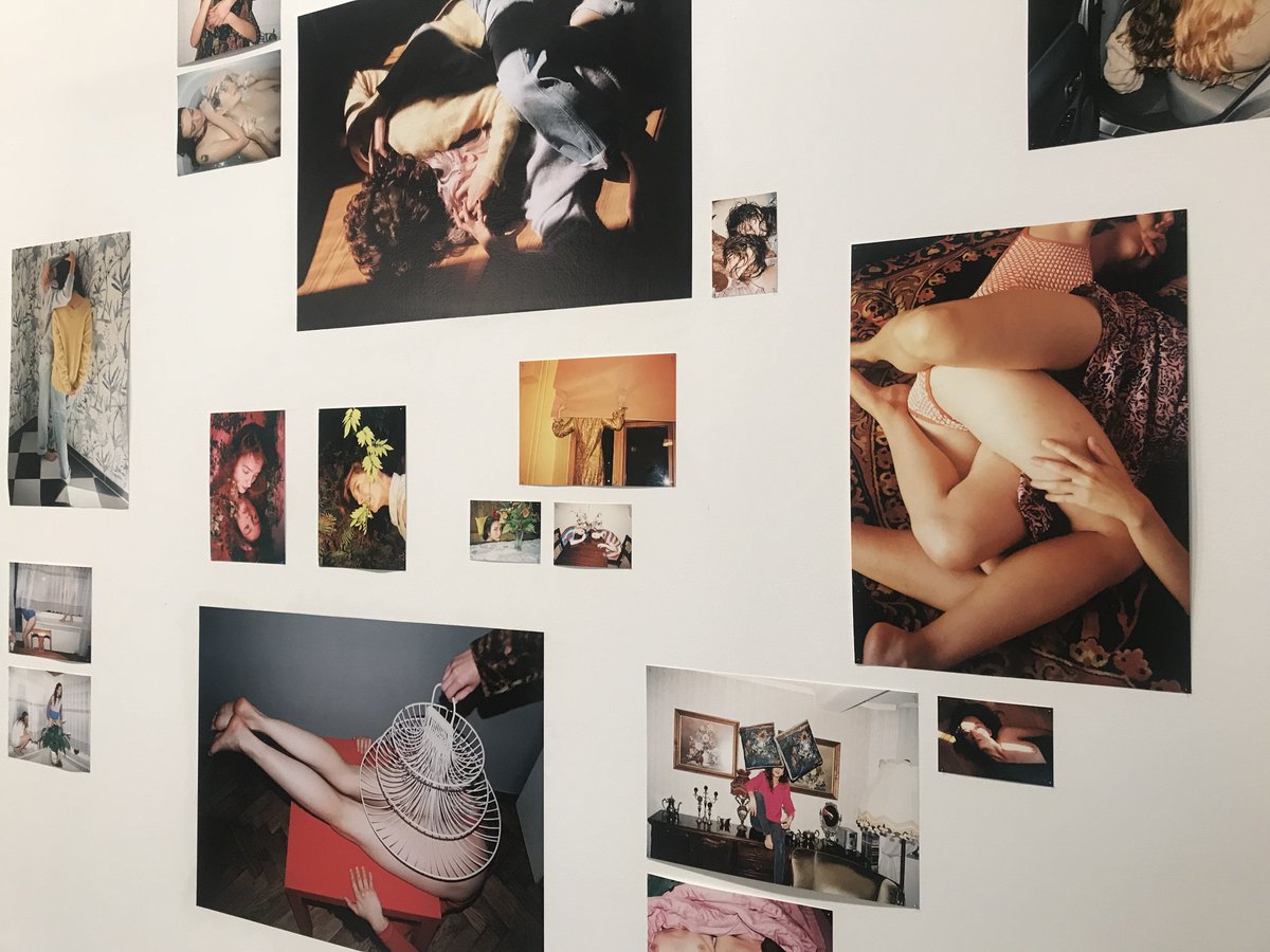 MarieGLM's tweet image. Ce sont les derniers jours du festival Circulation(s)... ça passe si vite !
Profitez-en, vous avez jusqu'à dimanche pour découvrir les 50 artistes de l'édition 2018. Je vous en donne un tout petit aperçu ici :