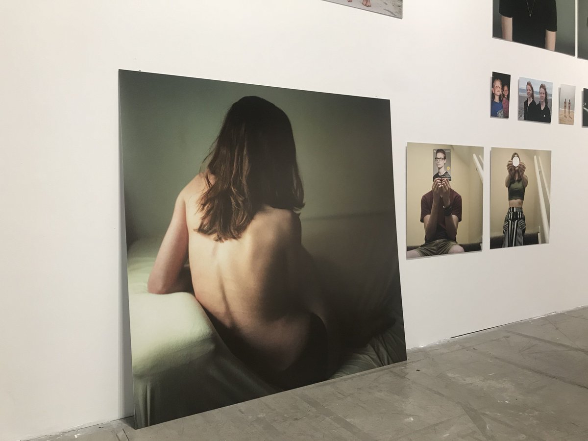 MarieGLM's tweet image. Ce sont les derniers jours du festival Circulation(s)... ça passe si vite !
Profitez-en, vous avez jusqu'à dimanche pour découvrir les 50 artistes de l'édition 2018. Je vous en donne un tout petit aperçu ici :