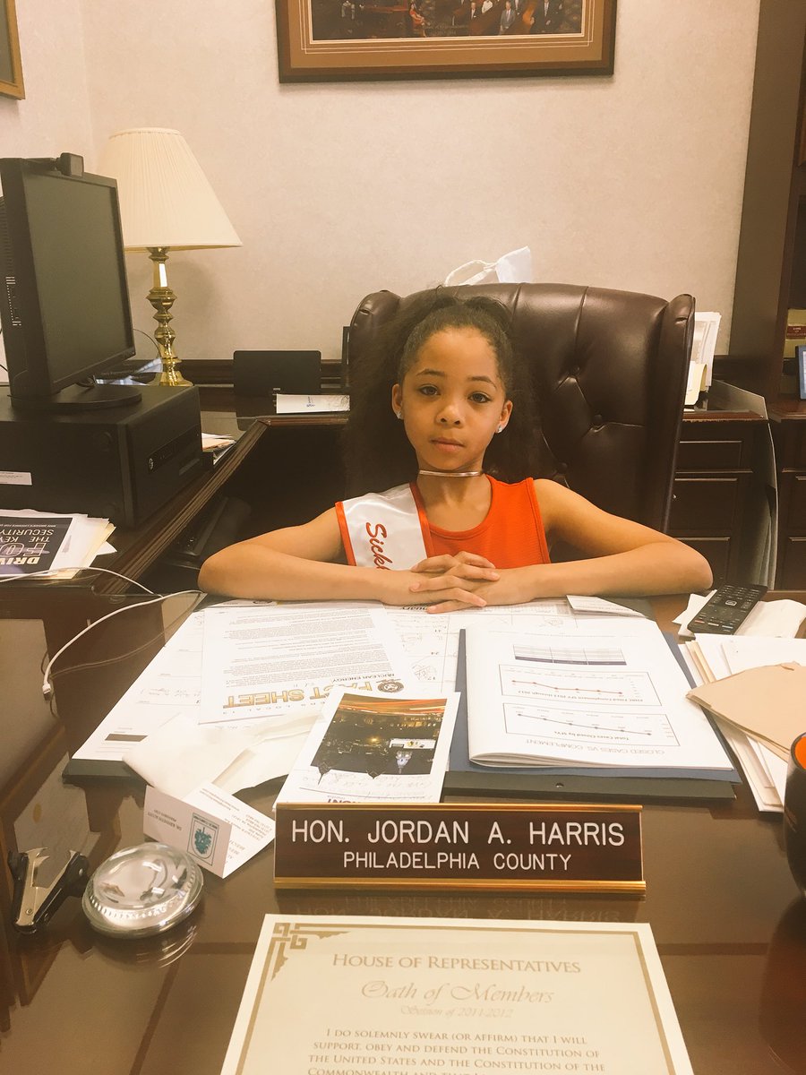KIWKIARRA's tweet photo. My day yesterday at the PA State Capitol was pretty amazing. @RepHarris I am going to be the future Black Caucus Leader. #SickleCellAdvocacyDay #SCDvictories #kickingitwithkiarra https://t.co/hdUXxNq8Uu