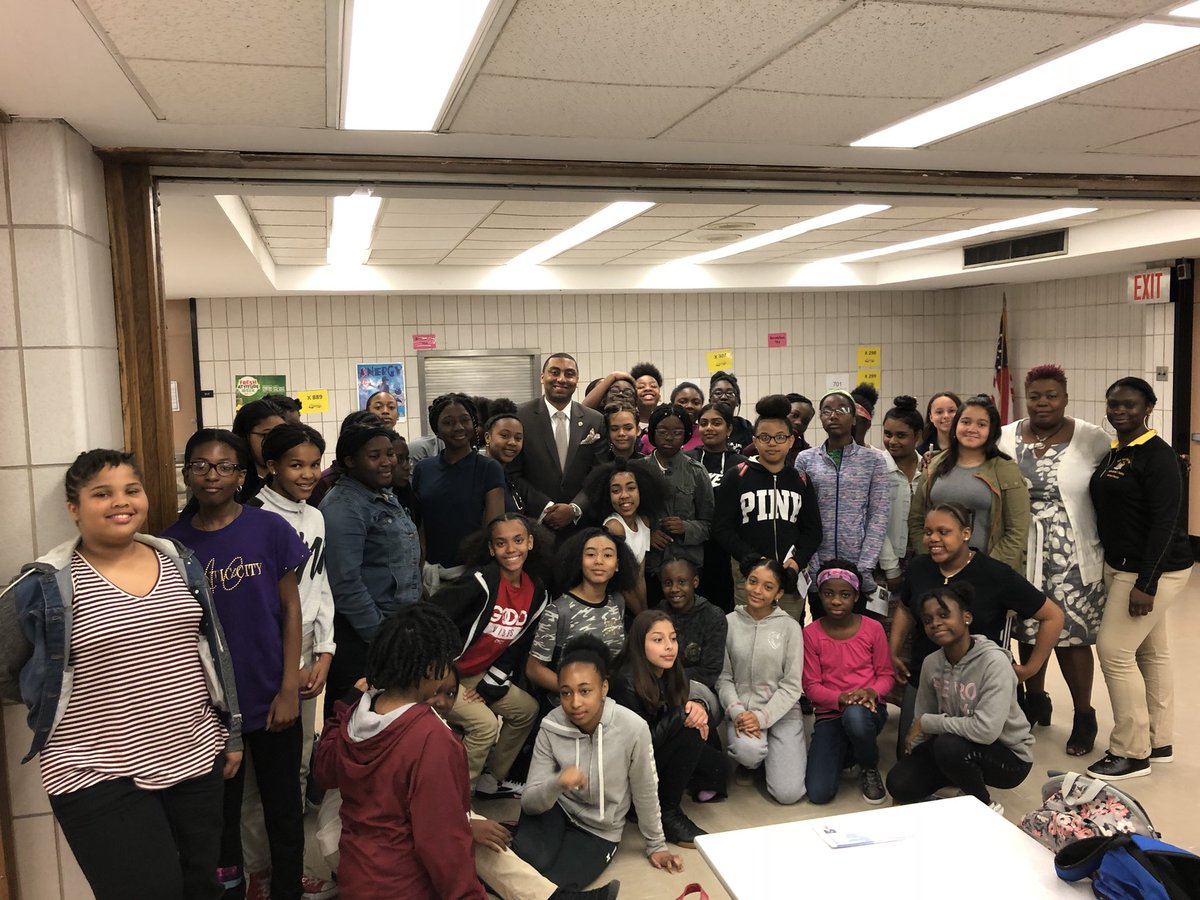 Jamaal T Bailey Powerful Morning Speaking To Some Great Young Ladies At My Rising Gems Program At Ms 180 In District11bx It S Always Inspiring To Speak With So Many